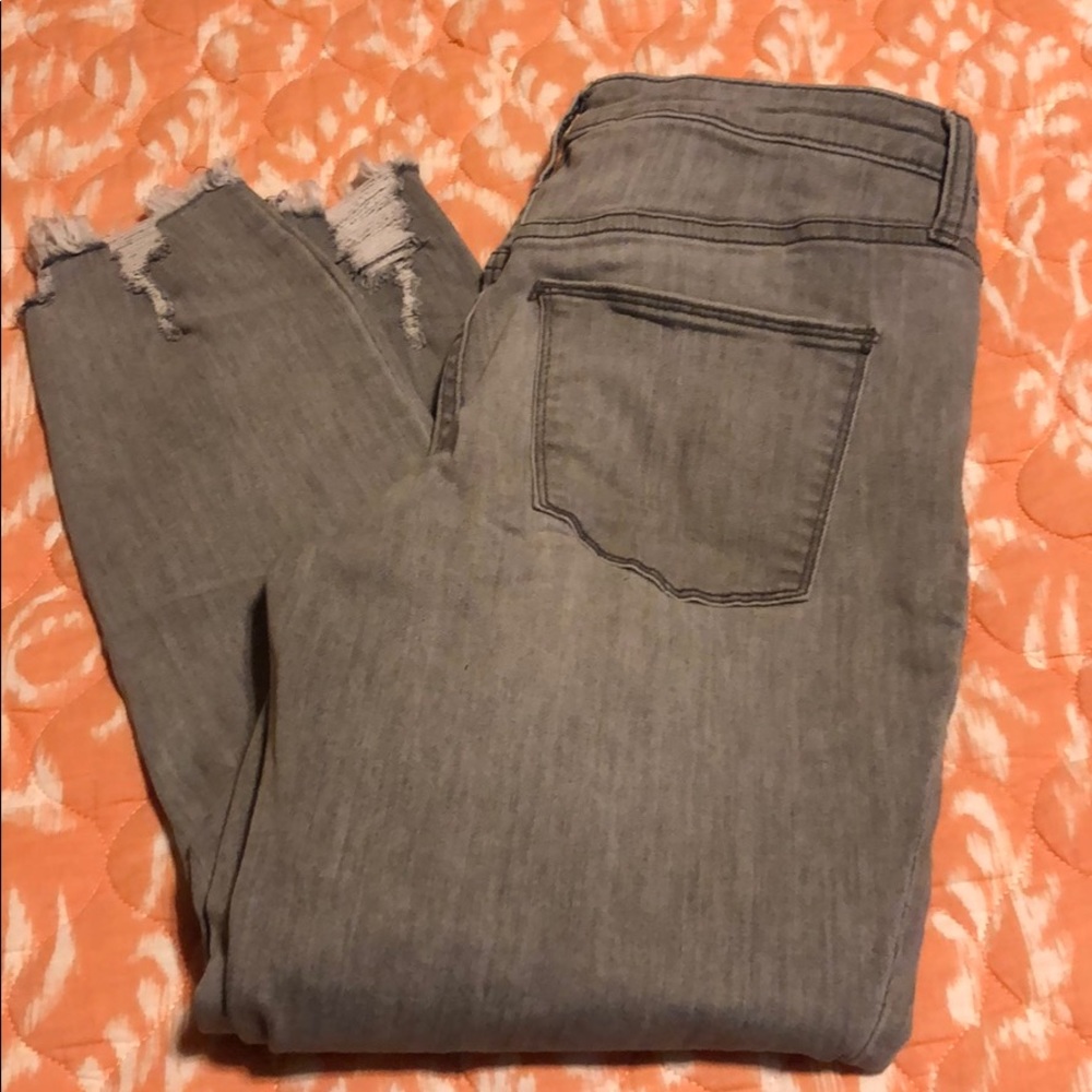 Distressed ankle gray super stretch jean
